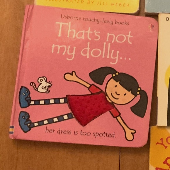 3/$20💕 Usborne That’s not my Dolly Touch/Feel Hardcover Book - Picture 1 of 2